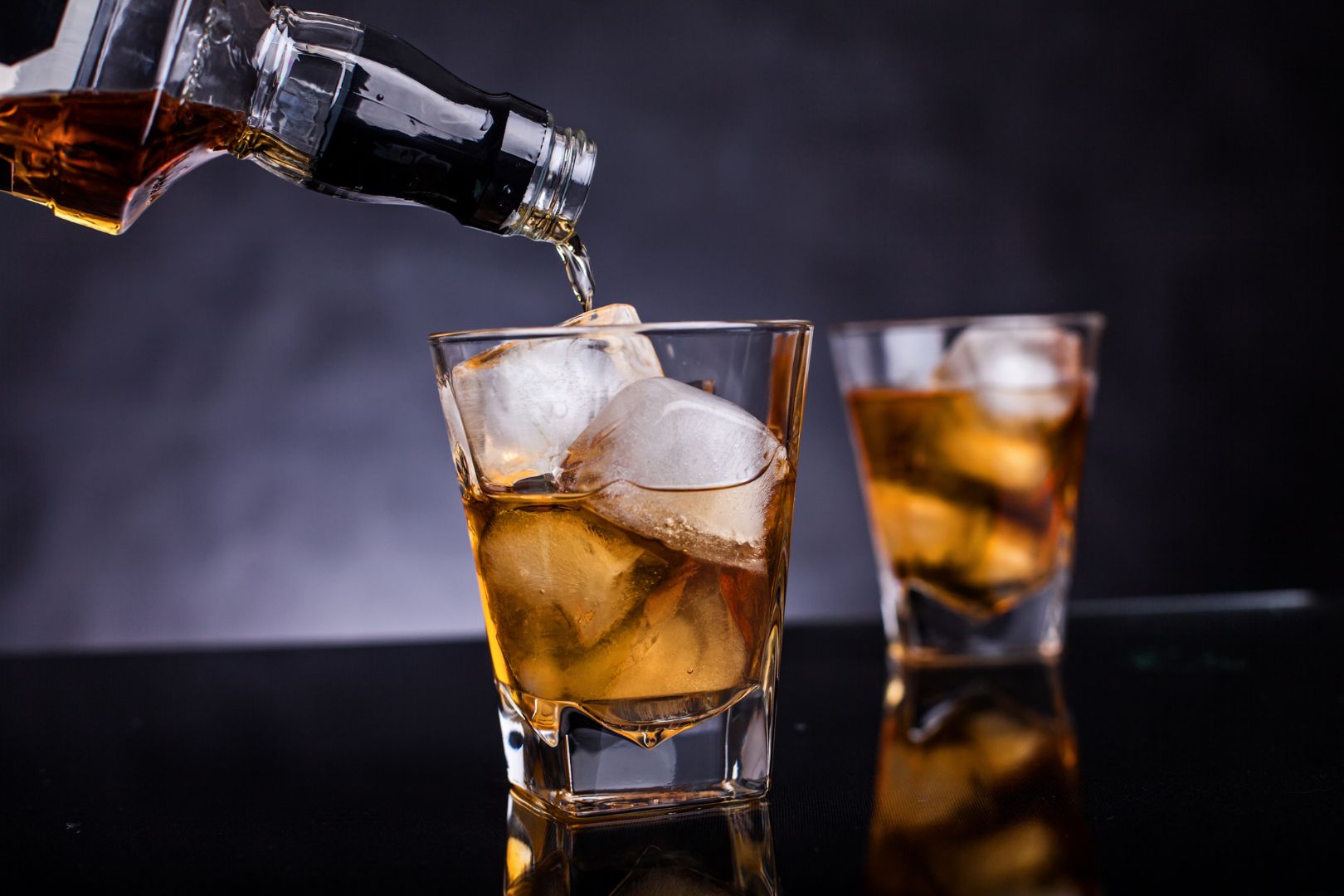 Como Servir Whisky para Convidados