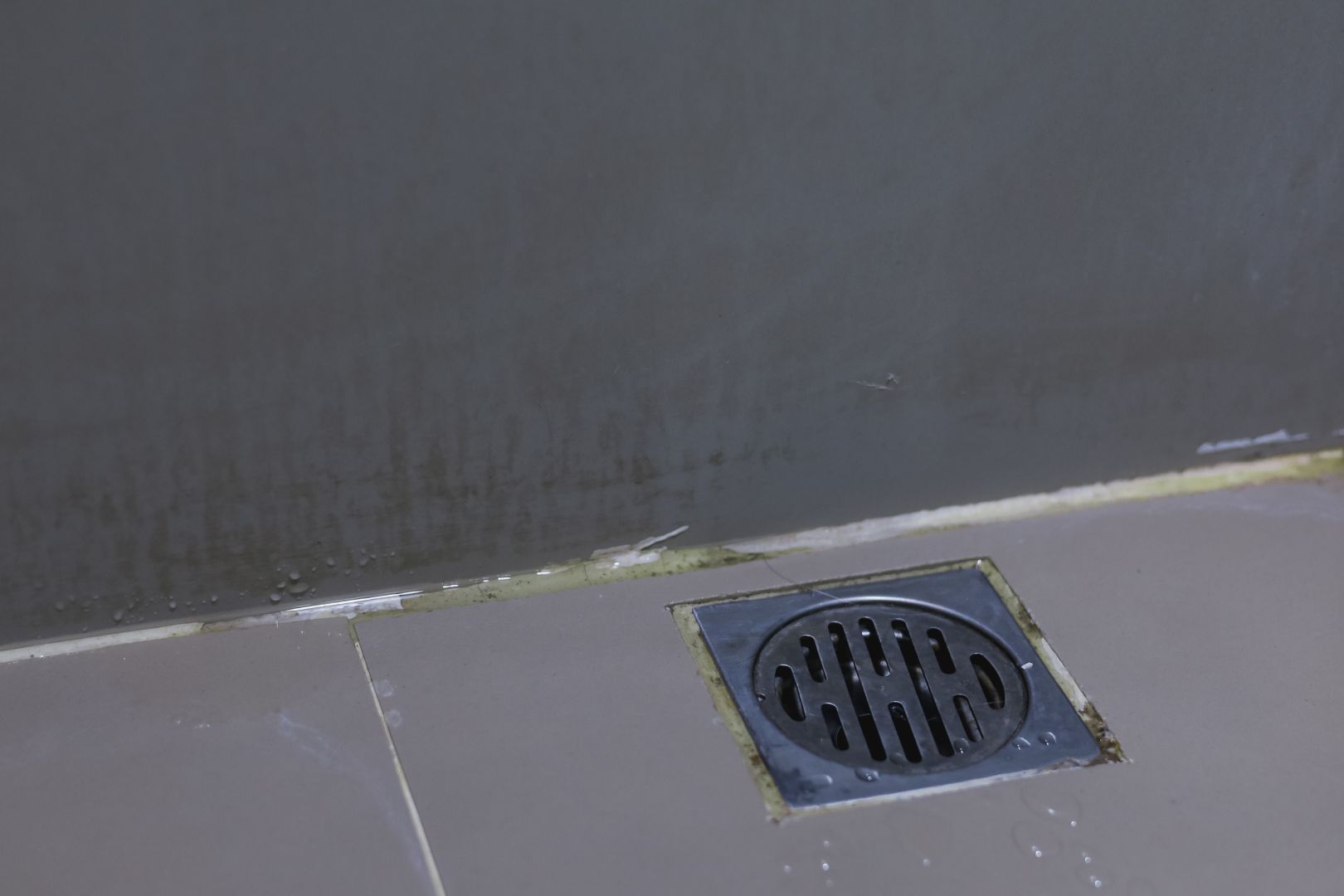 Como Evitar Retorno de Agua em Ralos Durante Chuva